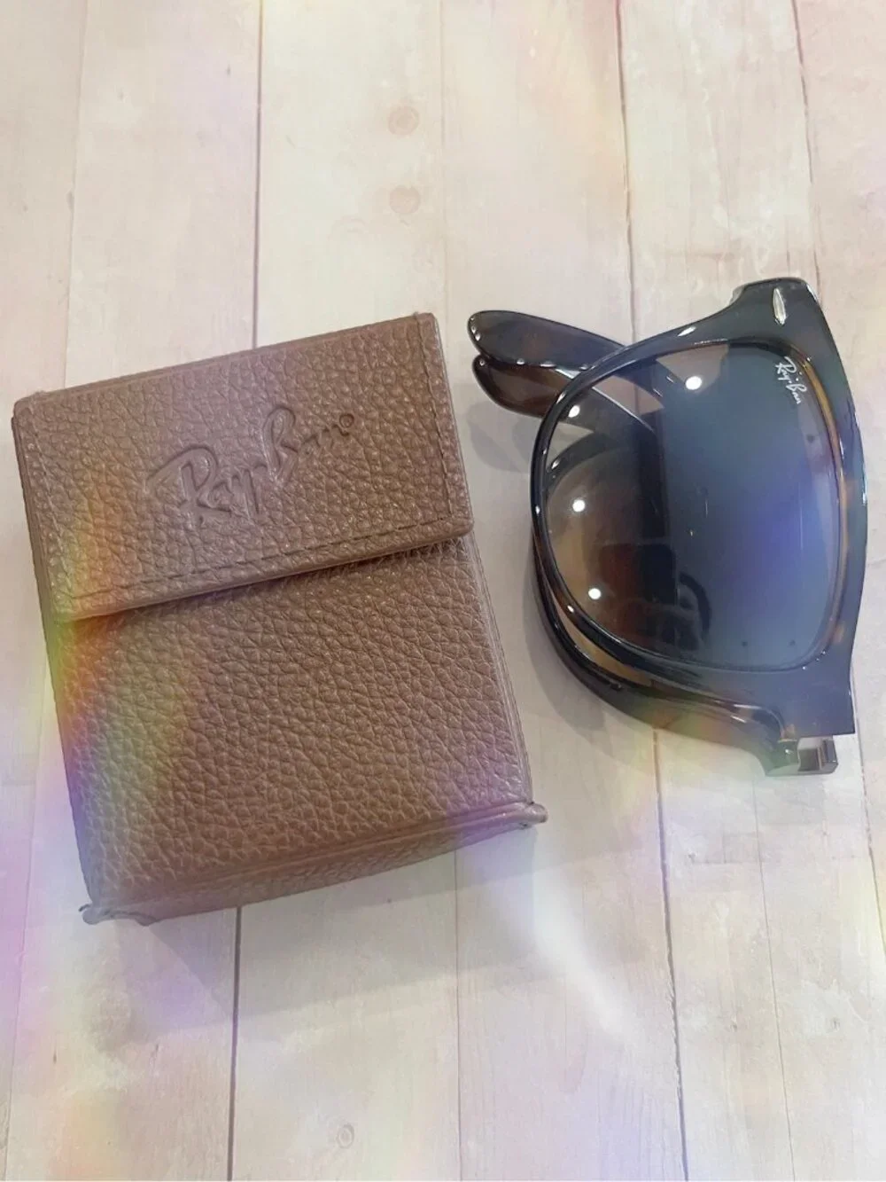 Ray Ban- WAYFARER FOLDING CLASSIC Sunglasses with case- Brand New
